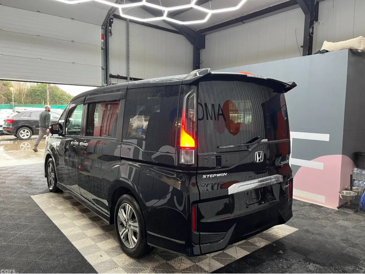 Honda Stepwagon MPV, Petrol Hybrid, 2020, Black