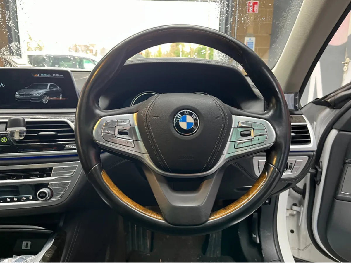 BMW 7-Series Saloon, Petrol Plug-in Hybrid, 2017, White