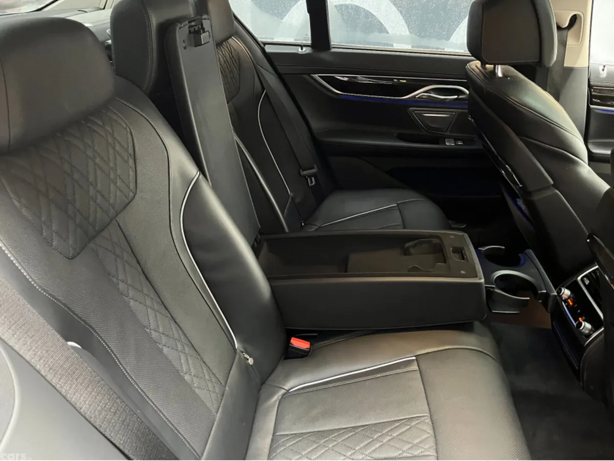 BMW 7-Series Saloon, Petrol Plug-in Hybrid, 2017, White