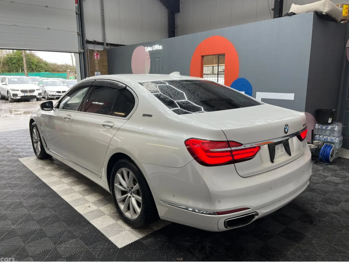 BMW 7-Series Saloon, Petrol Plug-in Hybrid, 2017, White