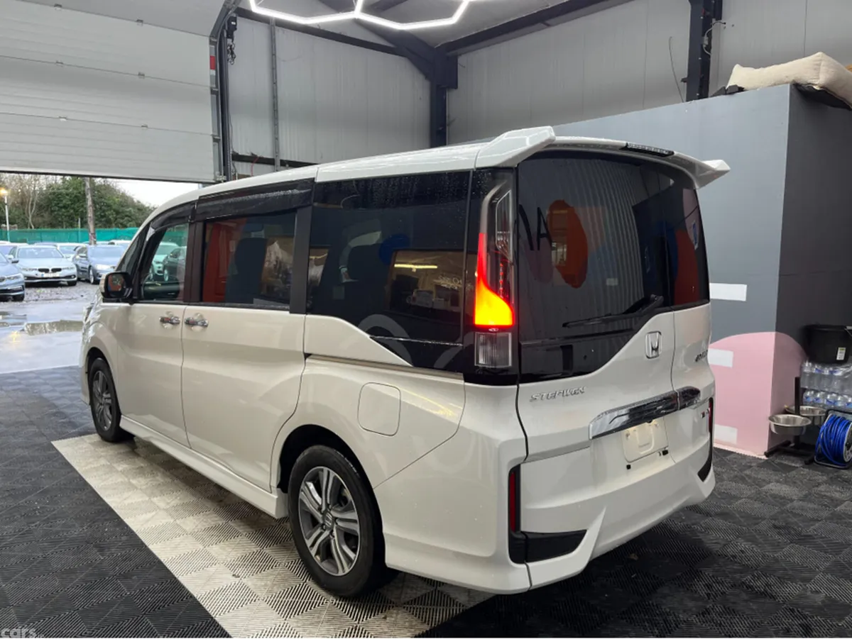 Honda Stepwagon MPV, Petrol Hybrid, 2020, White