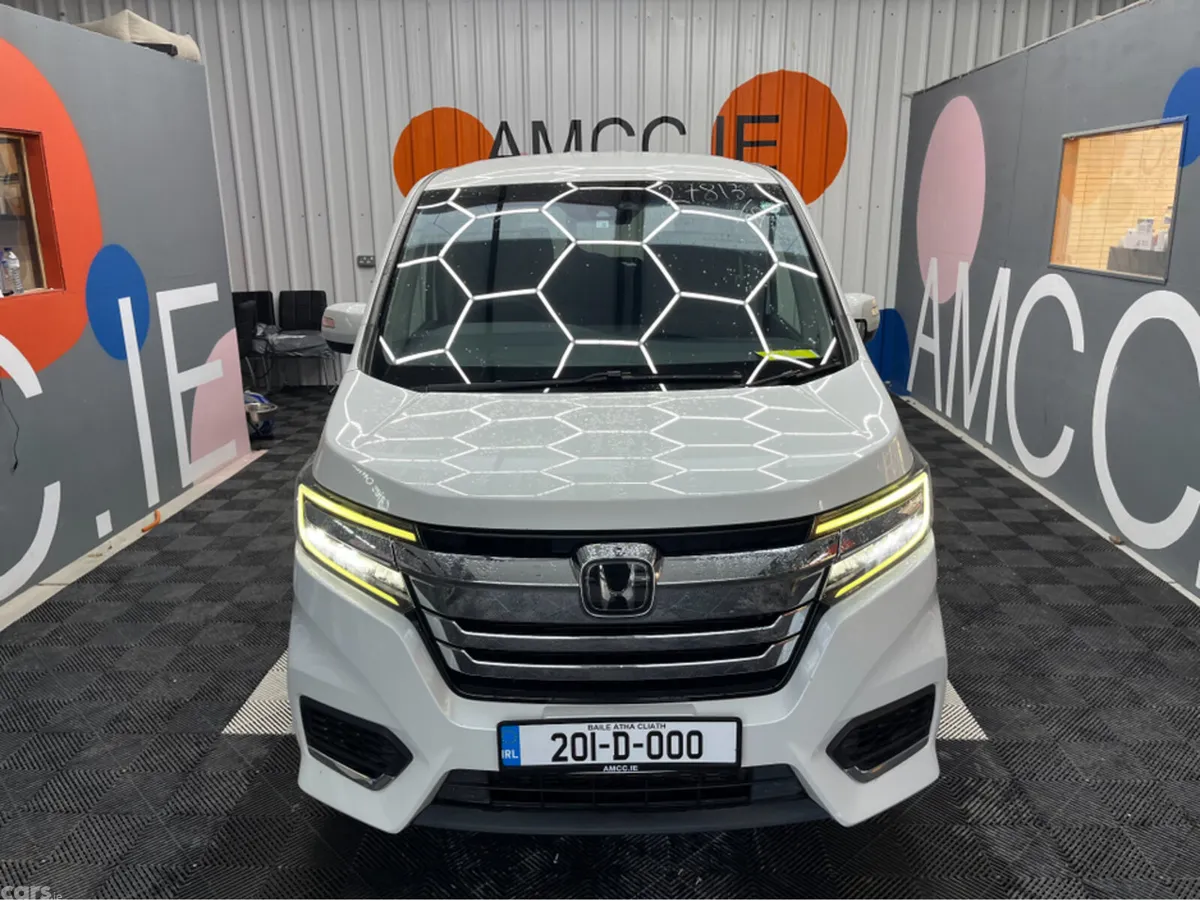 Honda Stepwagon MPV, Petrol Hybrid, 2020, White