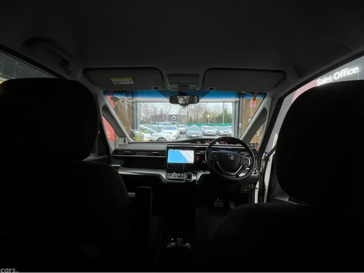 Honda Stepwagon MPV, Petrol Hybrid, 2020, White