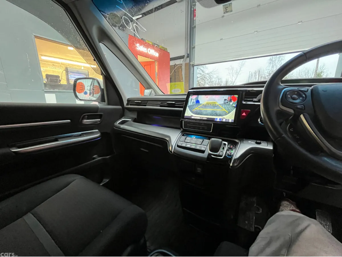 Honda Stepwagon MPV, Petrol Hybrid, 2020, White