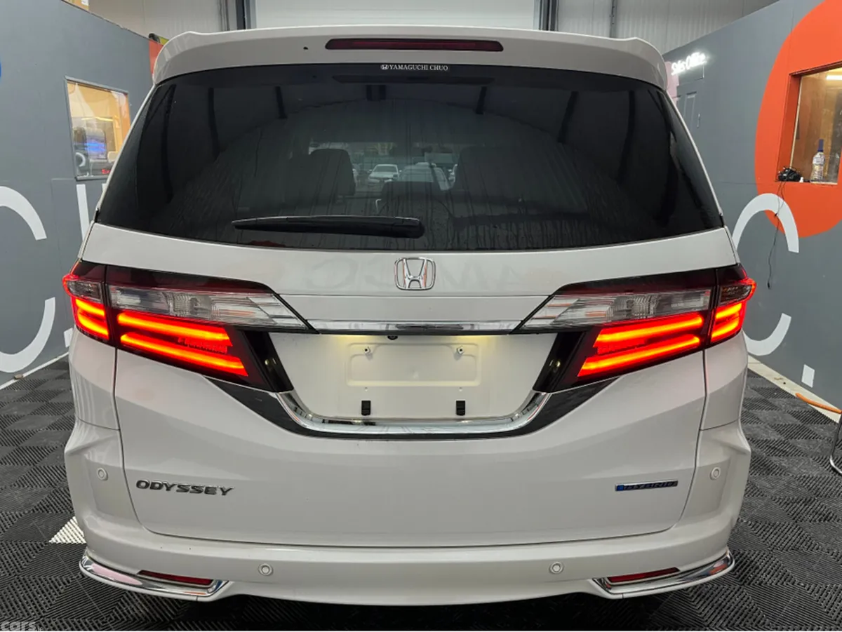 Honda Odyssey MPV, Petrol Hybrid, 2018, White