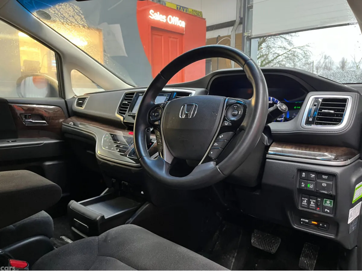 Honda Odyssey MPV, Petrol Hybrid, 2018, White