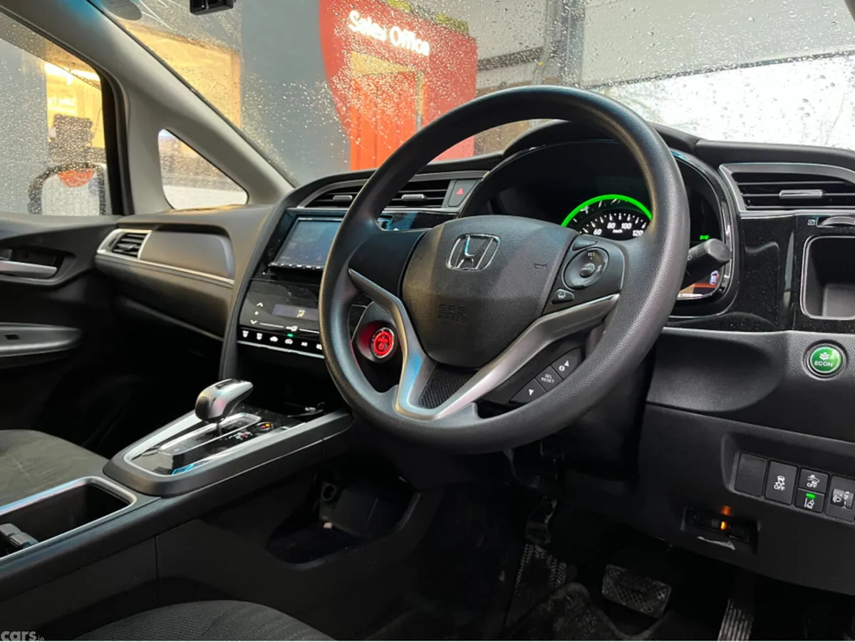 Honda Shuttle MPV, Petrol Hybrid, 2022, Silver