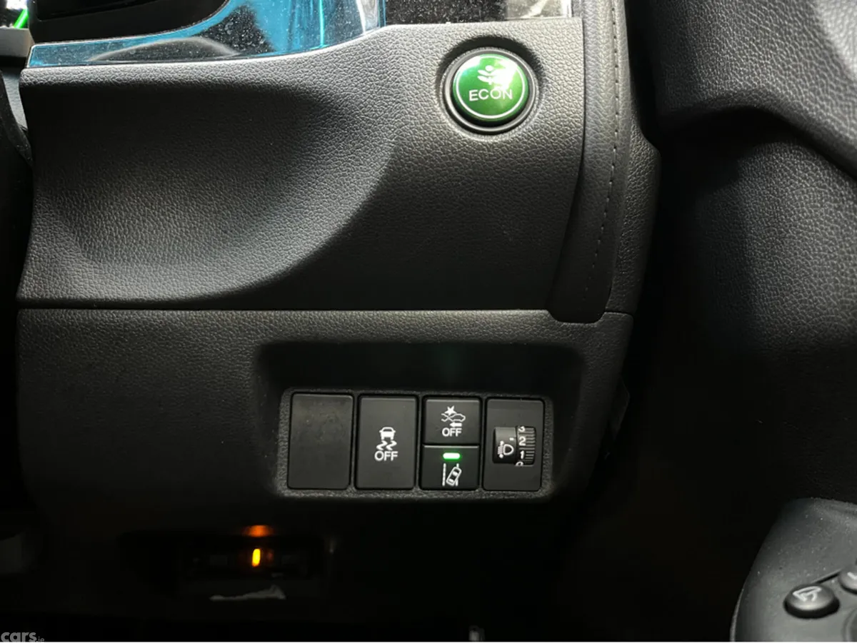 Honda Shuttle MPV, Petrol Hybrid, 2022, Silver