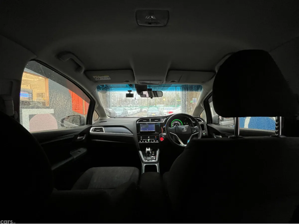 Honda Shuttle MPV, Petrol Hybrid, 2022, Silver