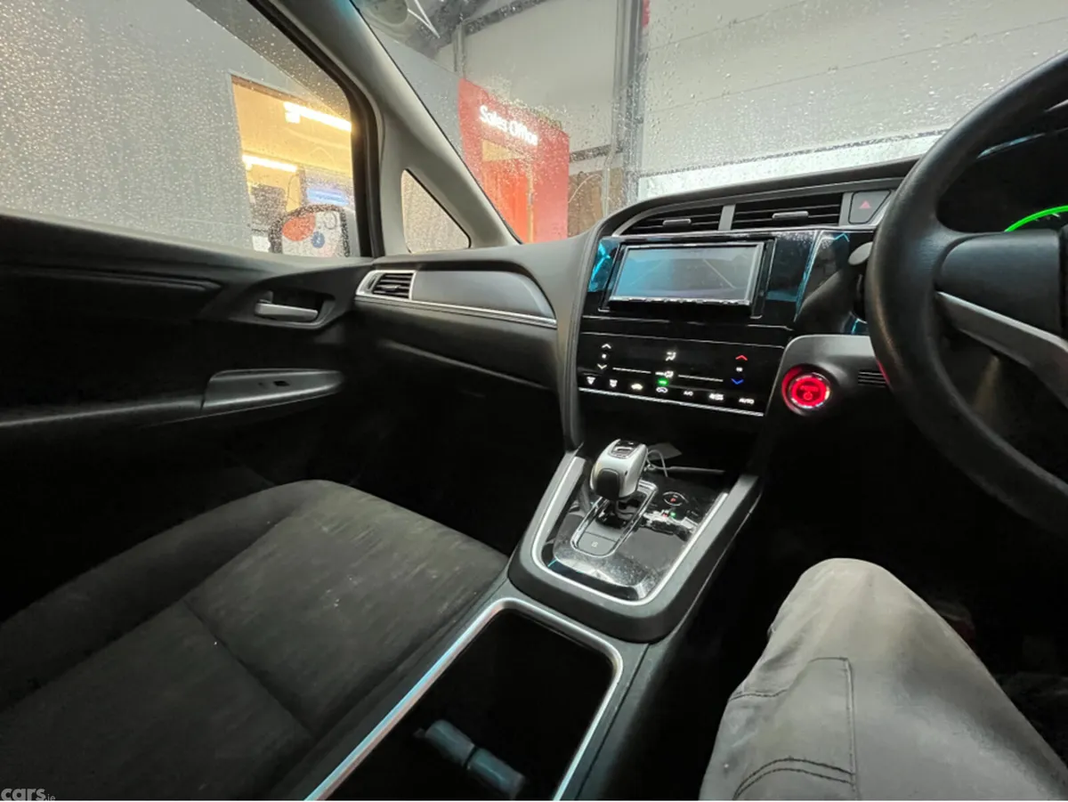 Honda Shuttle MPV, Petrol Hybrid, 2022, Silver