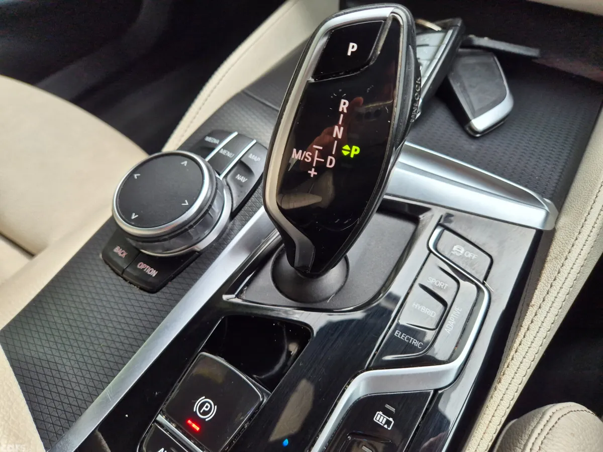 BMW 5-Series Saloon, Petrol Plug-in Hybrid, 2023, Grey