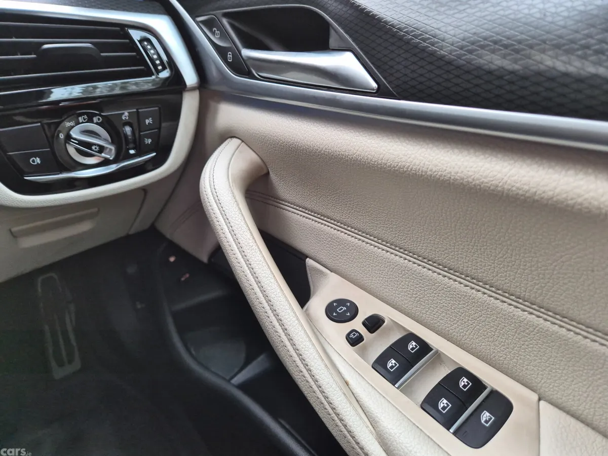 BMW 5-Series Saloon, Petrol Plug-in Hybrid, 2023, Grey