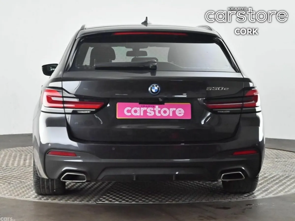 BMW 5-Series Estate, Petrol Plug-in Hybrid, 2022, Grey