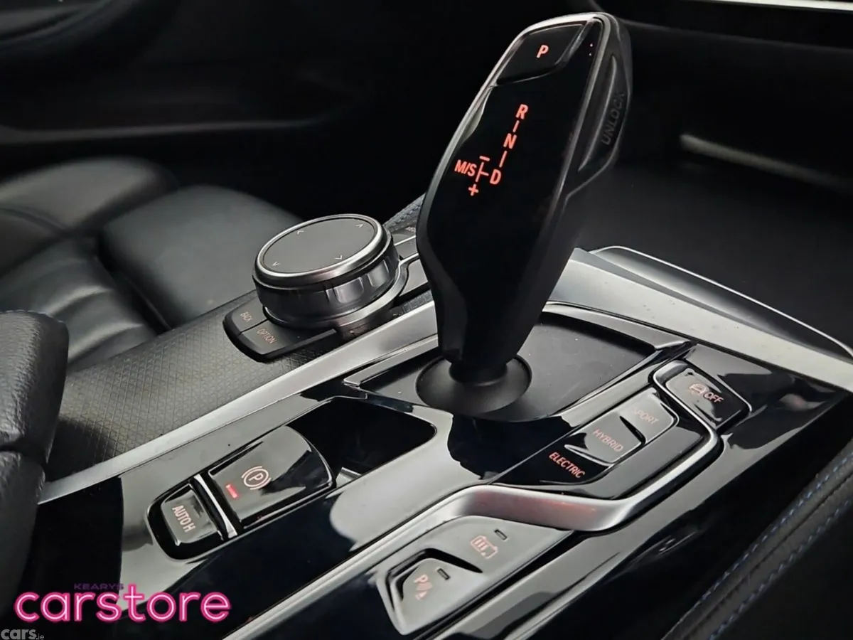 BMW 5-Series Estate, Petrol Plug-in Hybrid, 2022, Grey