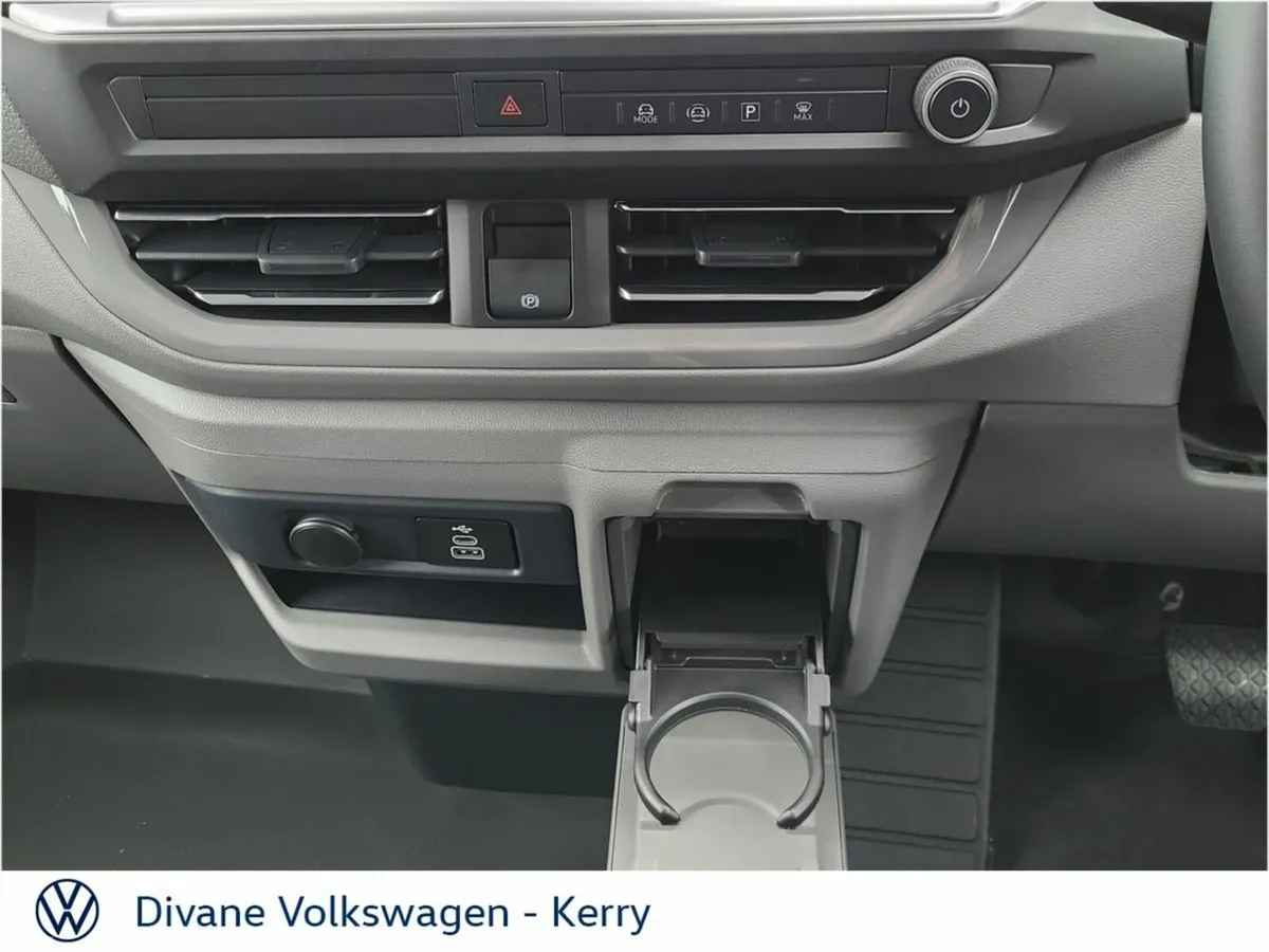Volkswagen Caravelle MPV, Electric, 2026, Silver