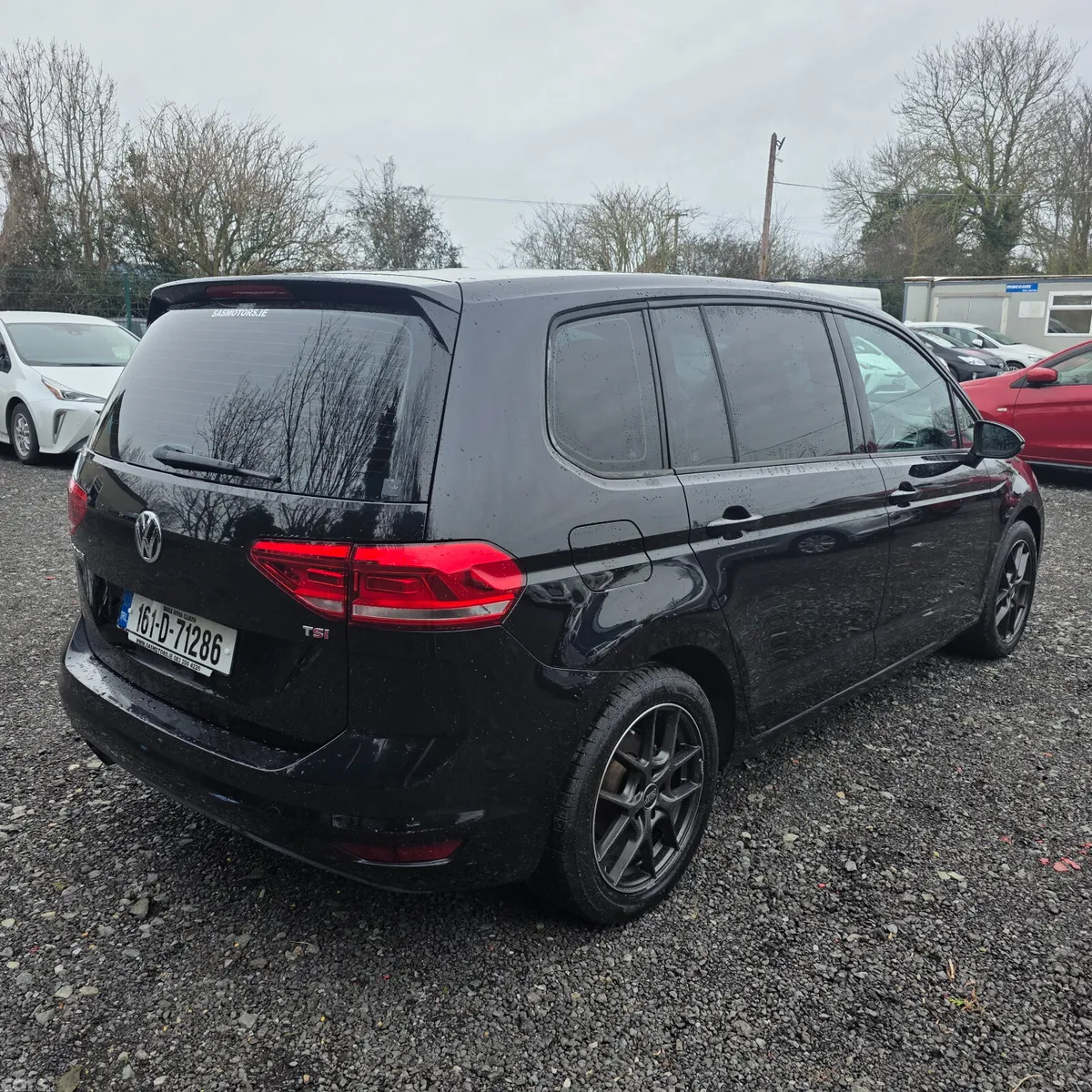 Volkswagen Touran MPV, Petrol, 2016, Black