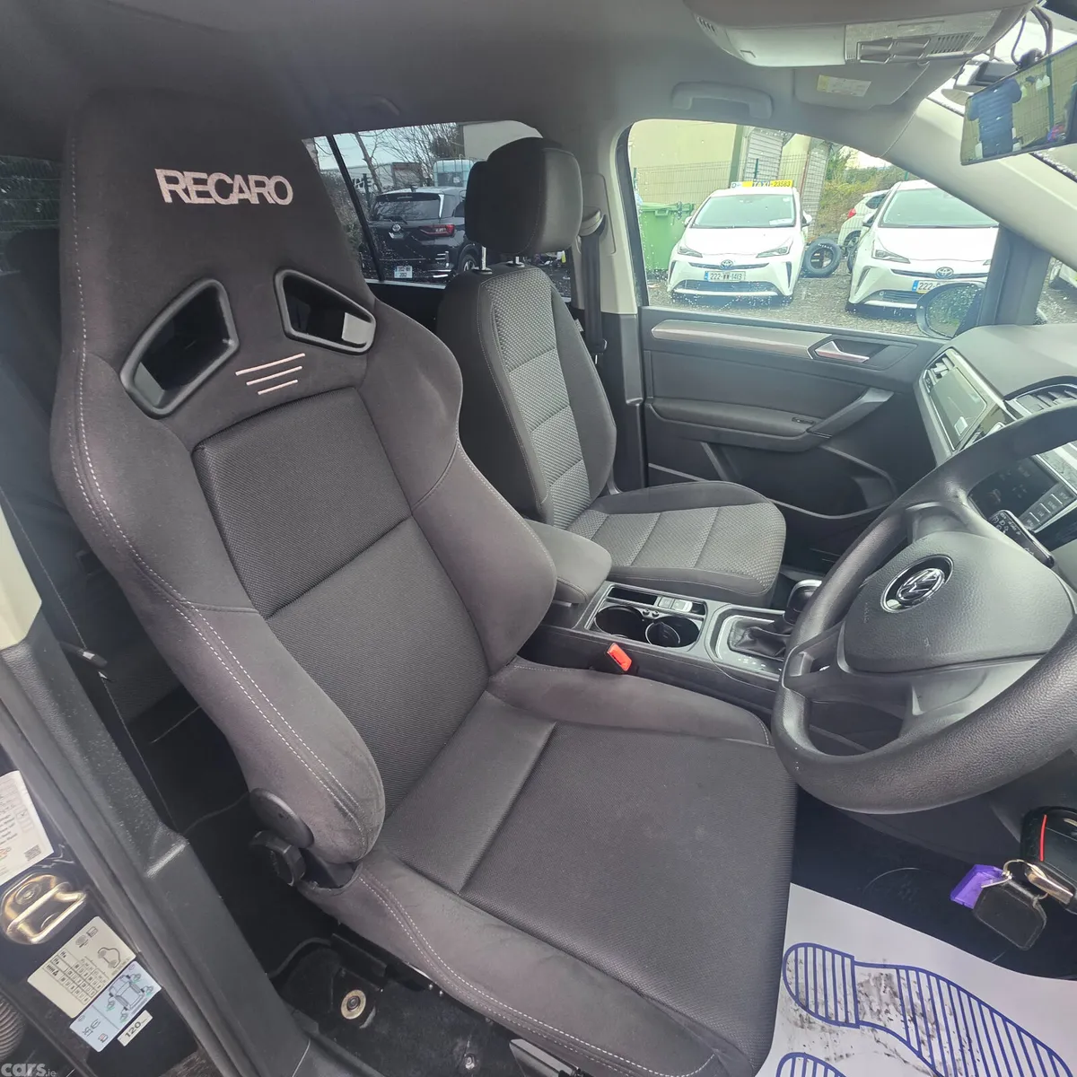 Volkswagen Touran MPV, Petrol, 2016, Black