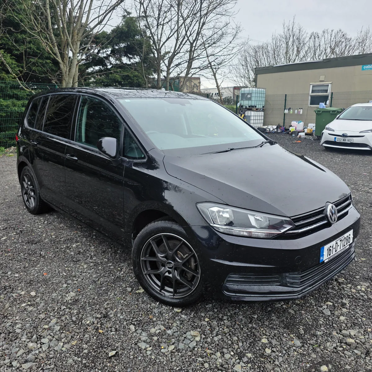 Volkswagen Touran MPV, Petrol, 2016, Black