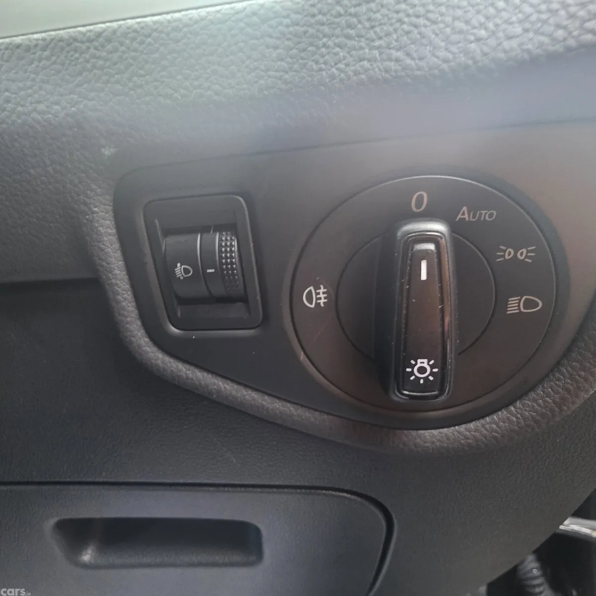 Volkswagen Touran MPV, Petrol, 2016, Black