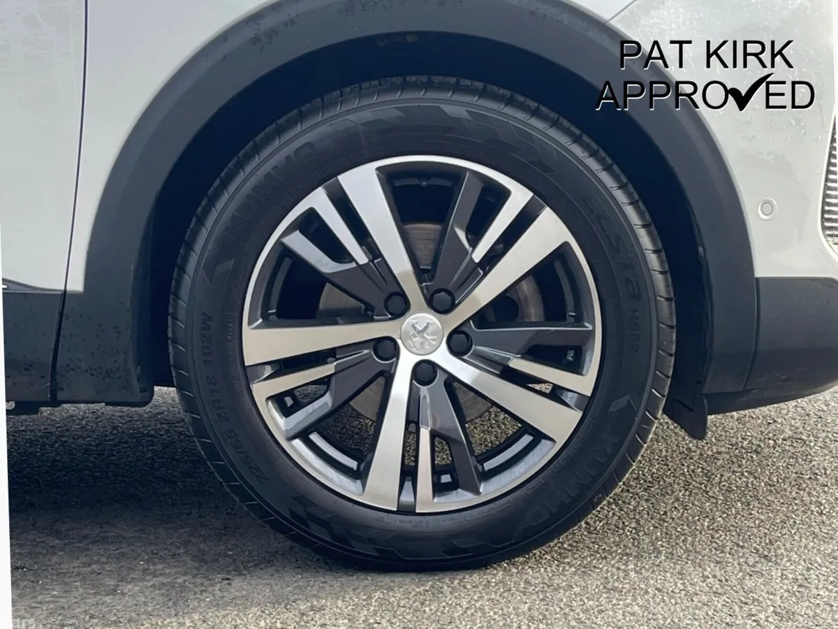 Peugeot 5008 Estate, Petrol, 2021, White