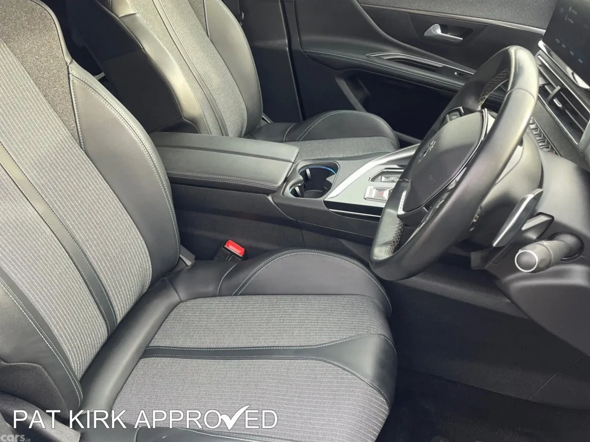 Peugeot 5008 Estate, Petrol, 2021, White
