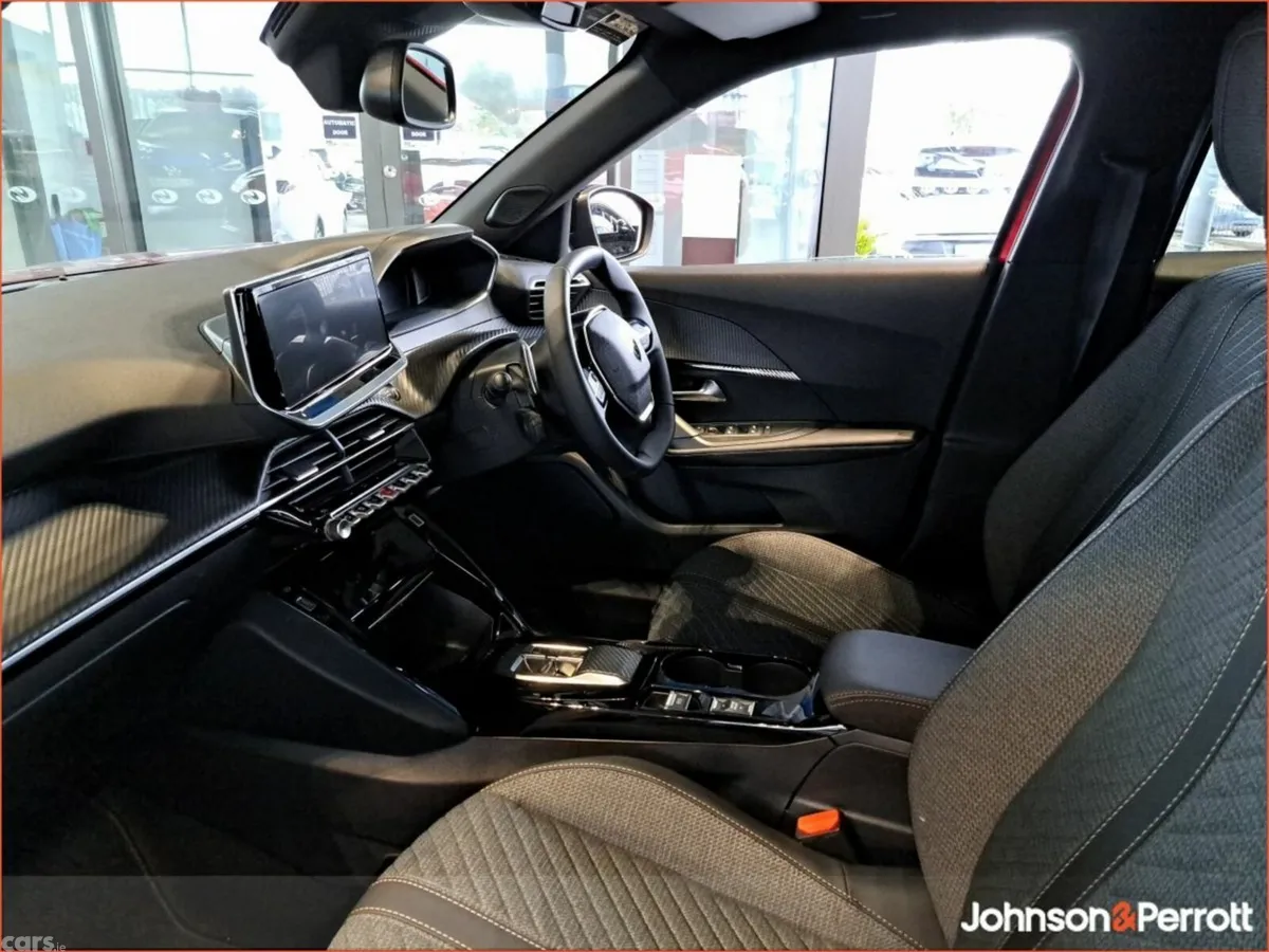 Peugeot 2008 MPV, Petrol, 2026, Red