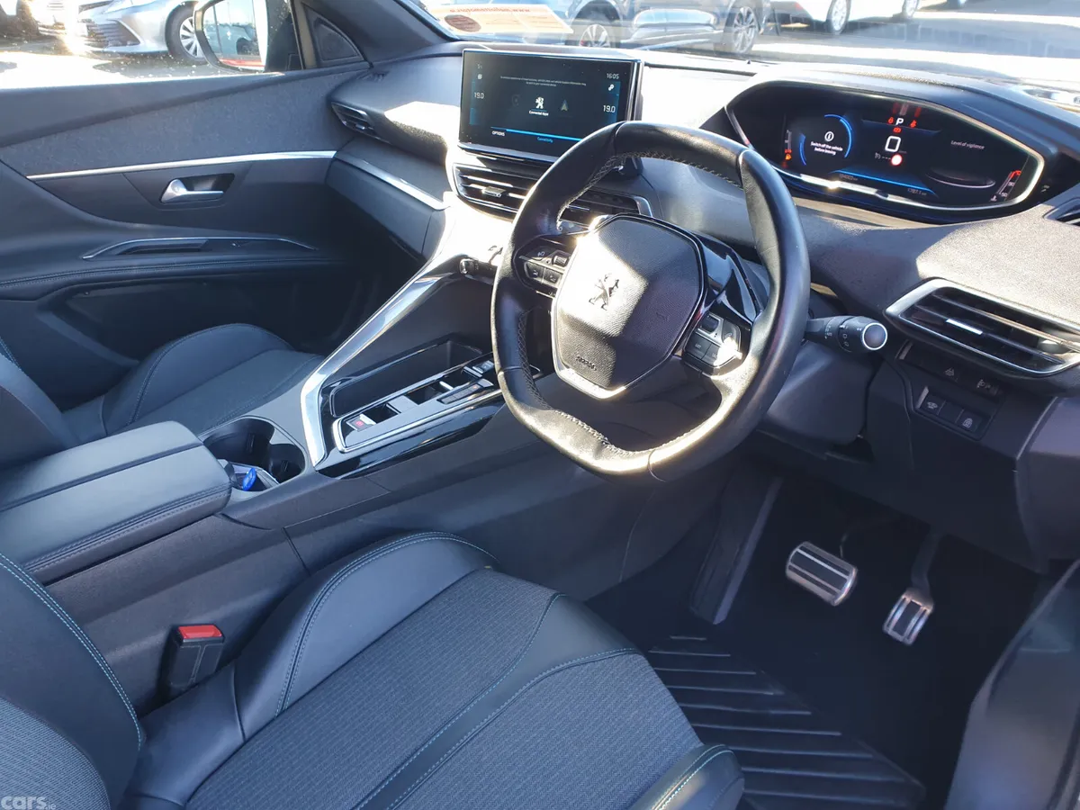 Peugeot 3008 MPV, Diesel, 2023, Grey