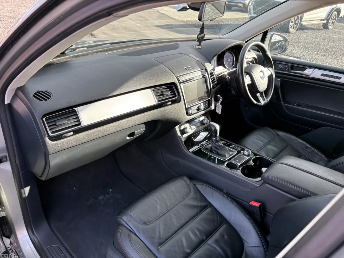 Volkswagen Touareg SUV, Diesel, 2016, Silver
