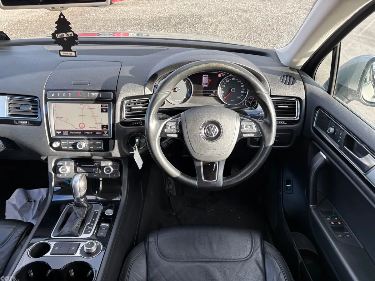 Volkswagen Touareg SUV, Diesel, 2016, Silver