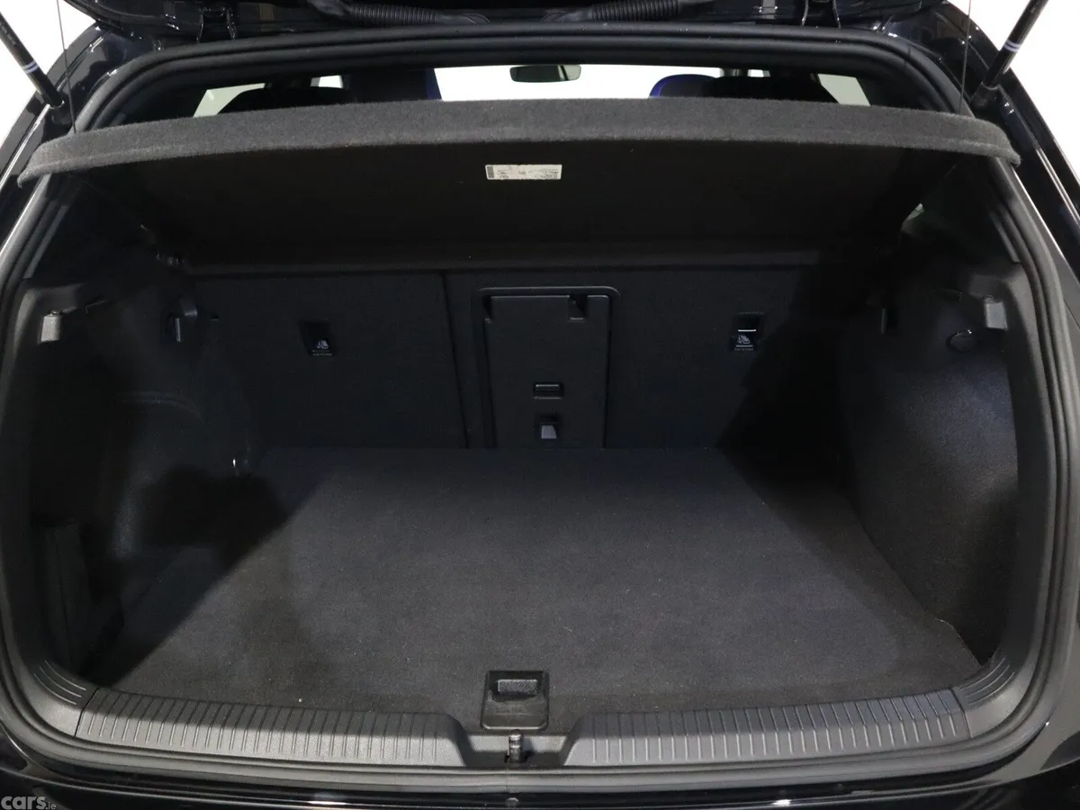 Volkswagen Golf Hatchback, Petrol Hybrid, 2023, Black