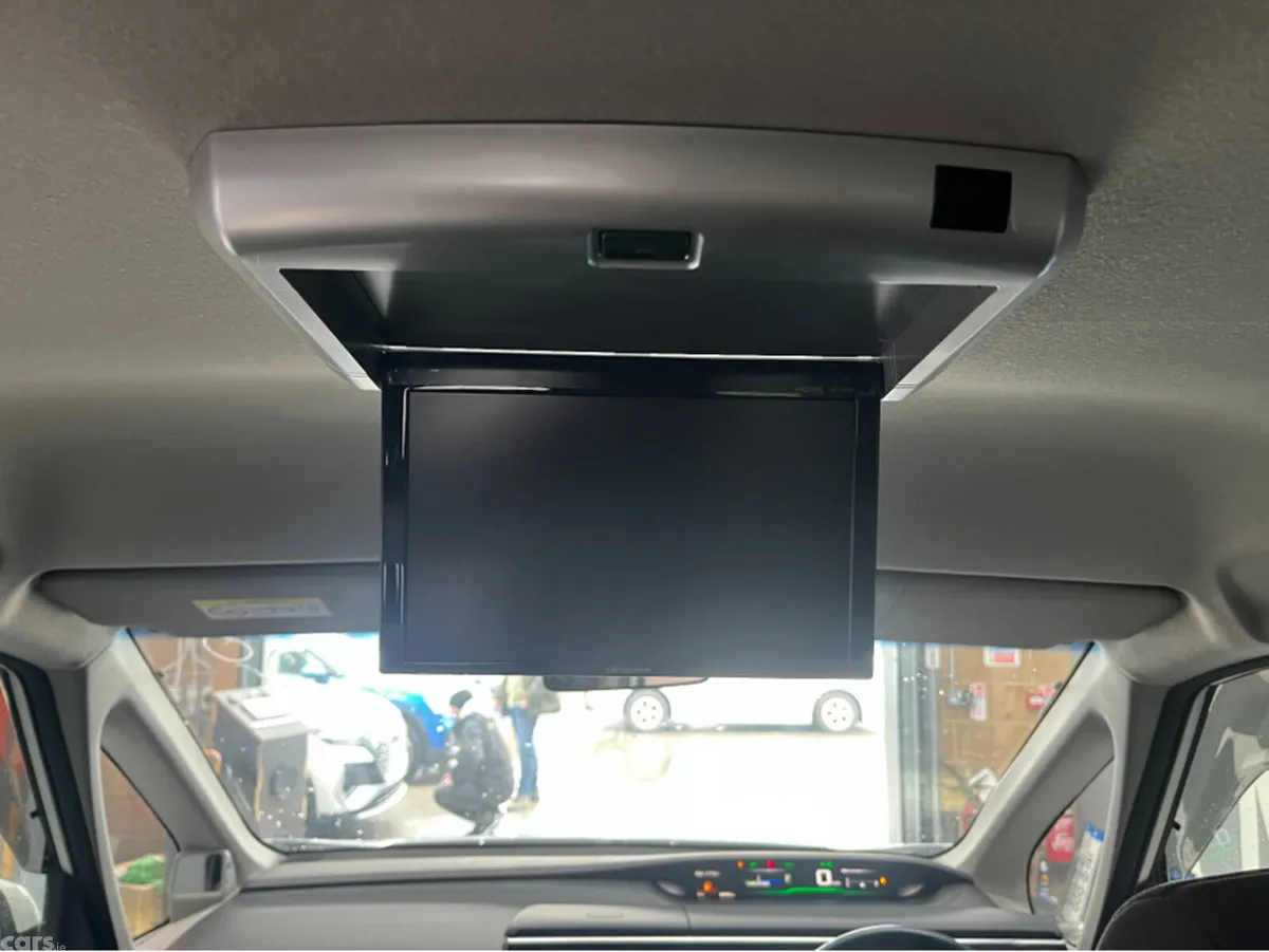 Honda Stepwagon MPV, Petrol Hybrid, 2020, White