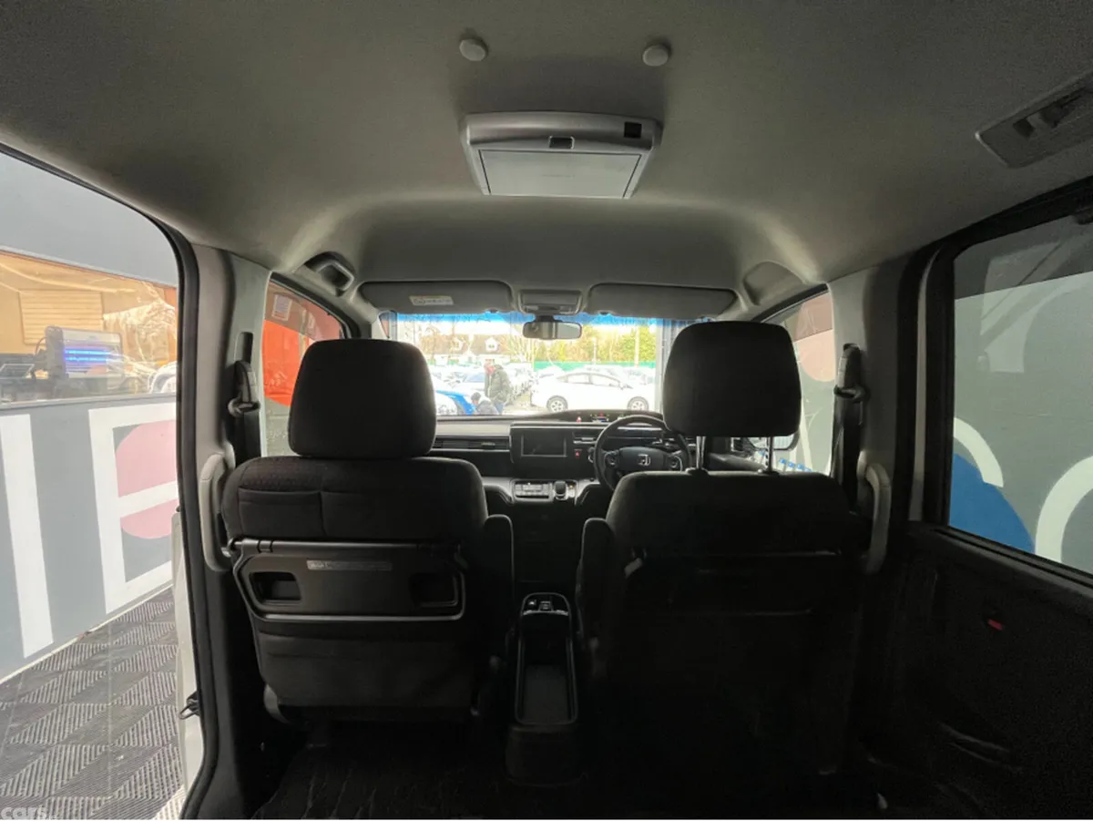 Honda Stepwagon MPV, Petrol Hybrid, 2020, White