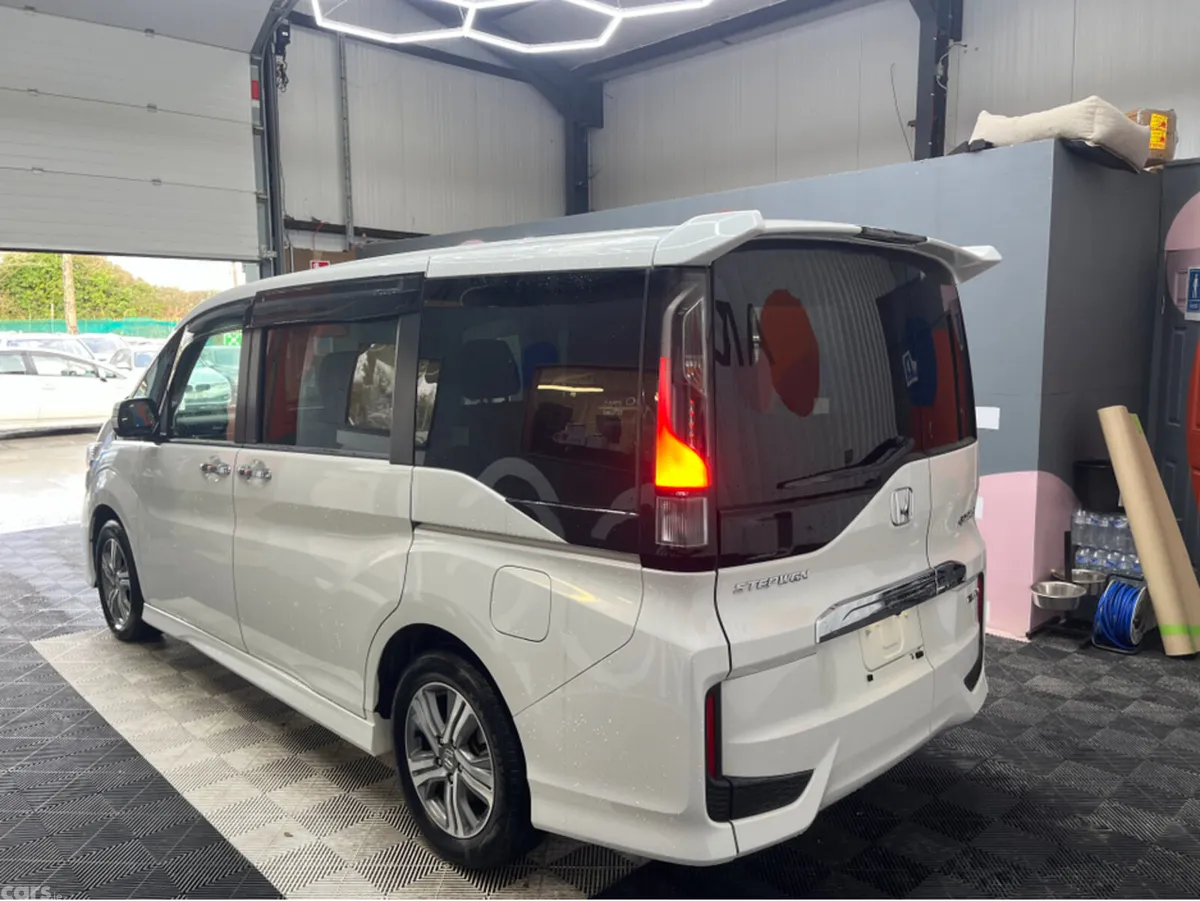Honda Stepwagon MPV, Petrol Hybrid, 2020, White
