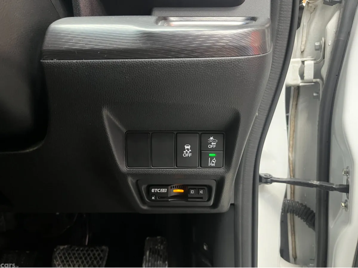 Honda Stepwagon MPV, Petrol Hybrid, 2020, White