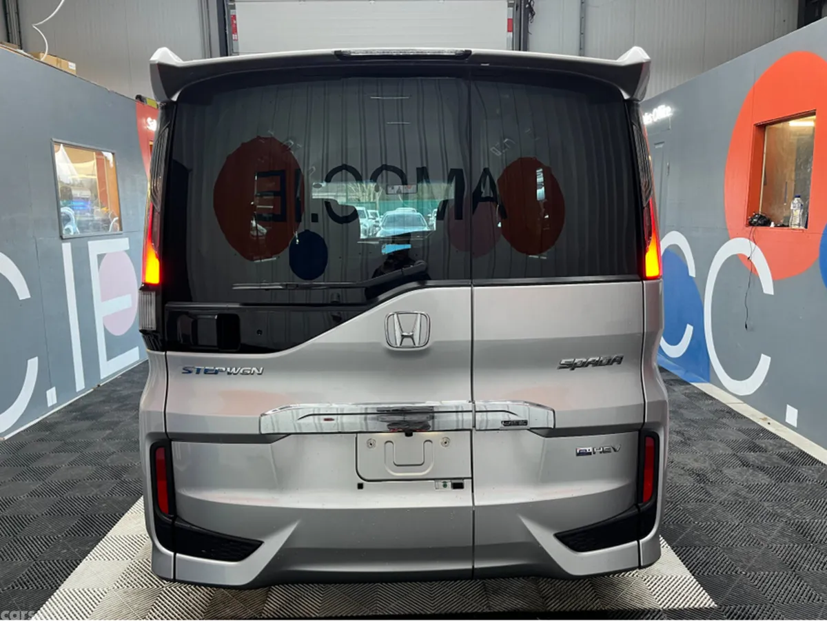 Honda Stepwagon MPV, Petrol Hybrid, 2021, Silver