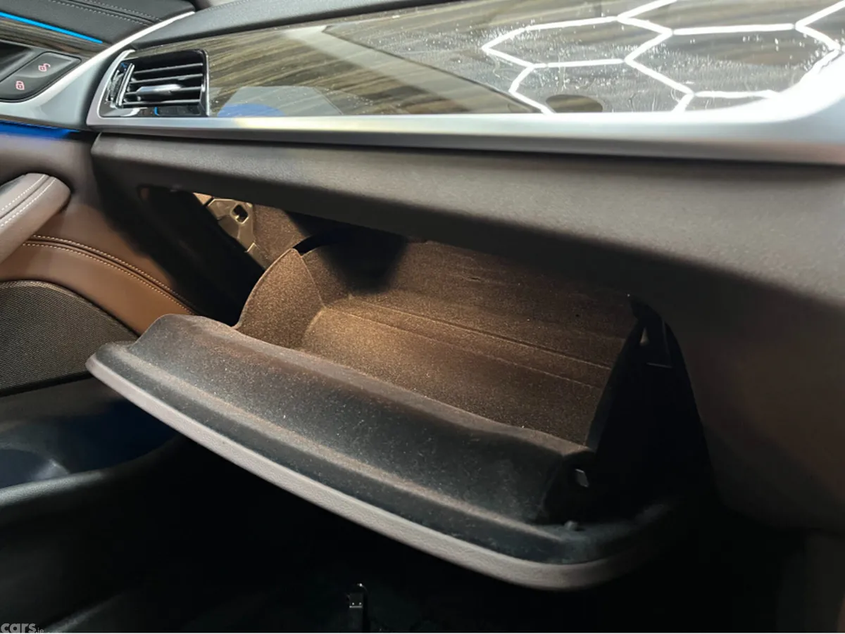 BMW 5-Series Saloon, Petrol Plug-in Hybrid, 2020, Black