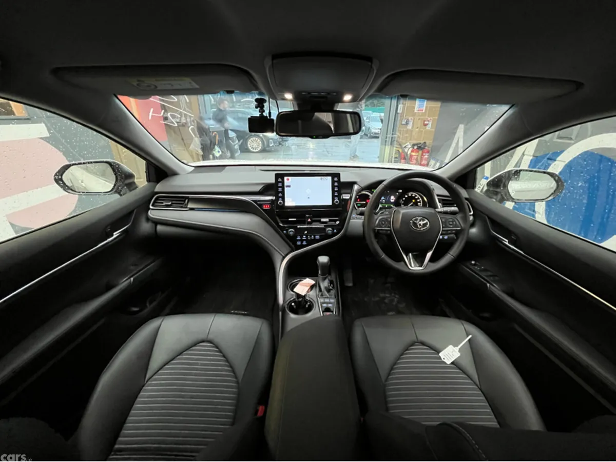 Toyota Camry Saloon, Petrol Hybrid, 2024, White