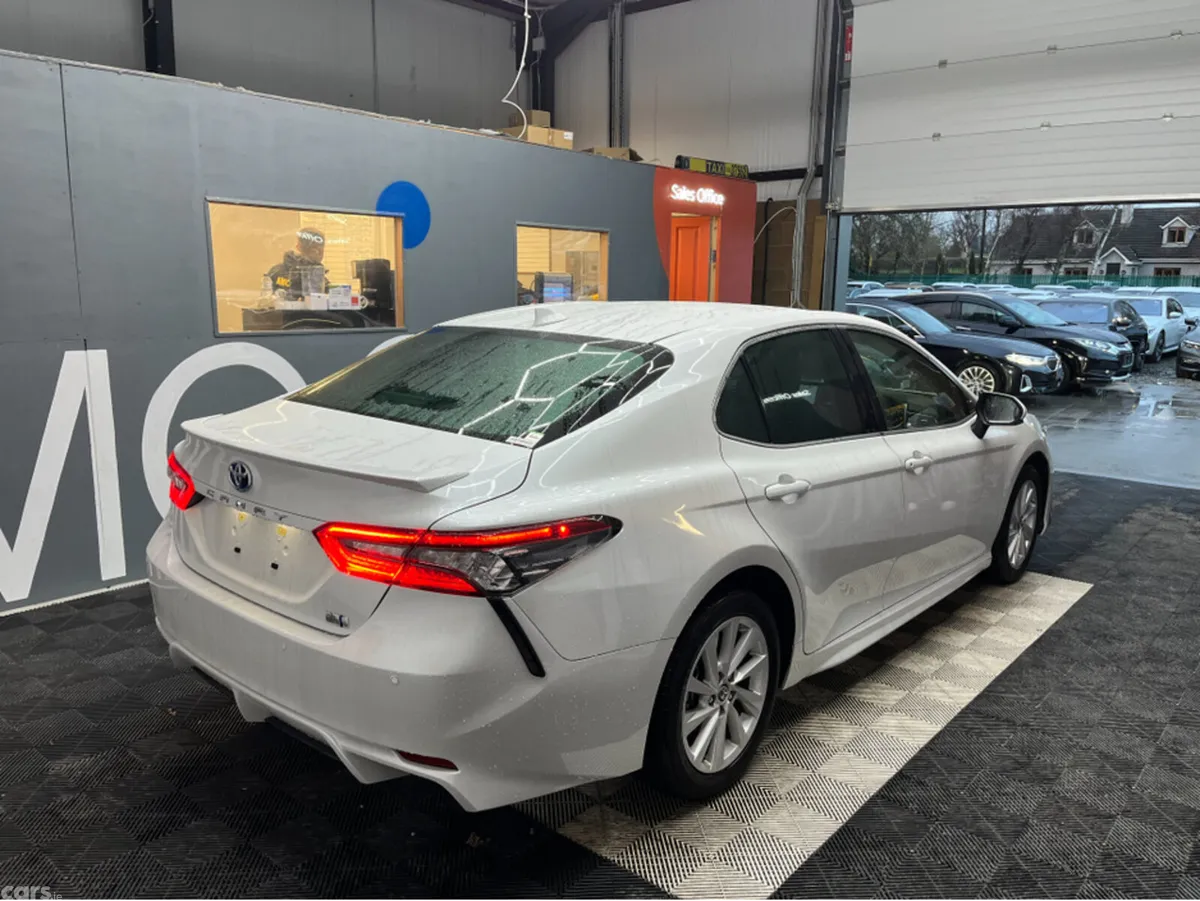 Toyota Camry Saloon, Petrol Hybrid, 2024, White
