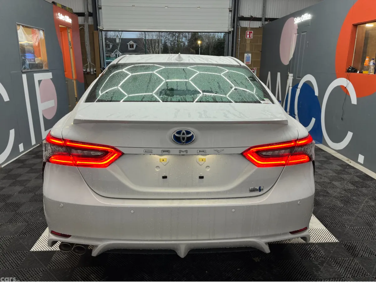 Toyota Camry Saloon, Petrol Hybrid, 2024, White