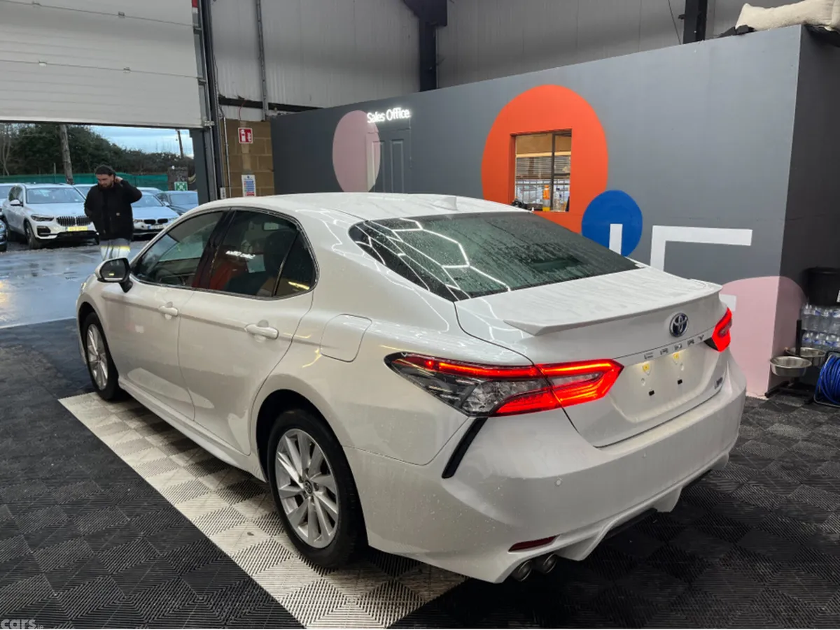 Toyota Camry Saloon, Petrol Hybrid, 2024, White