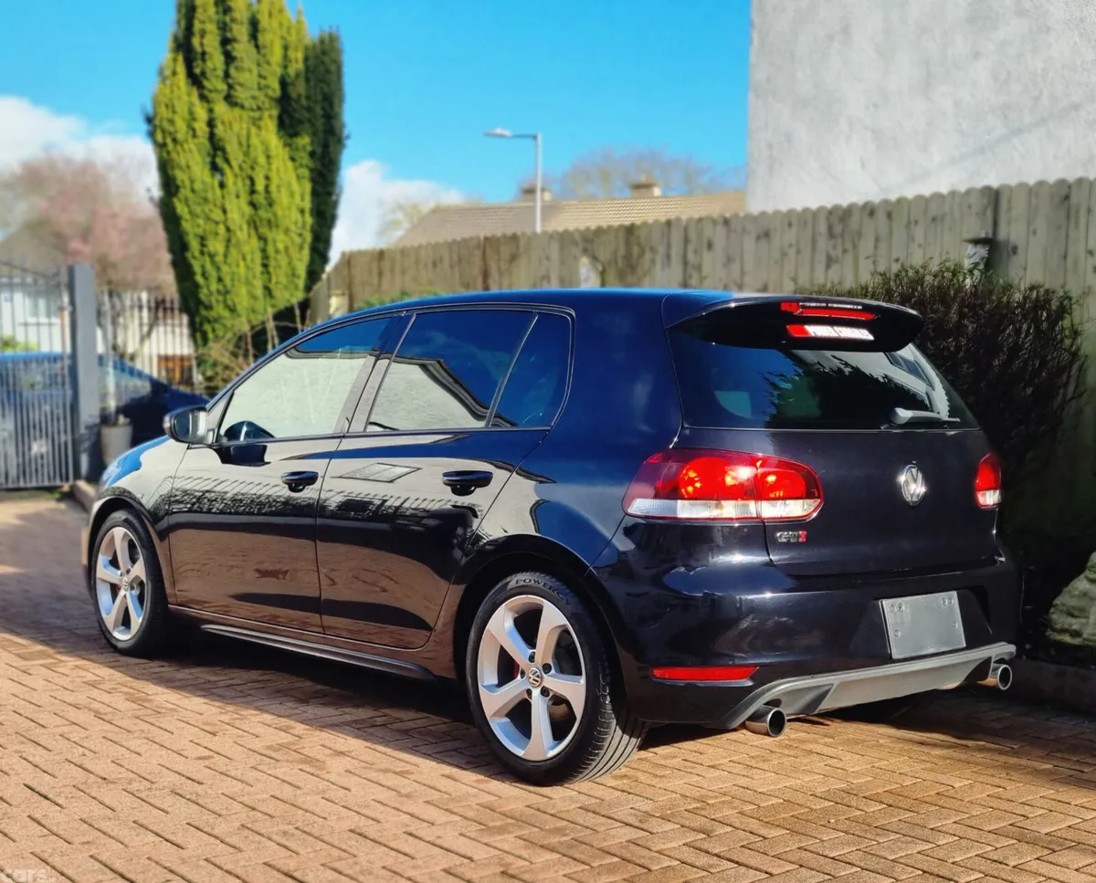 Volkswagen Golf Hatchback, Petrol, 2010, Black