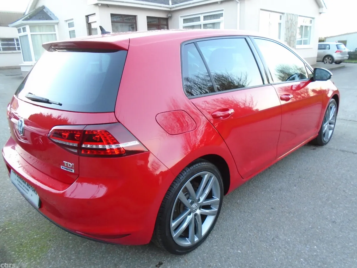 Volkswagen Golf Estate, Diesel, 2017, Red