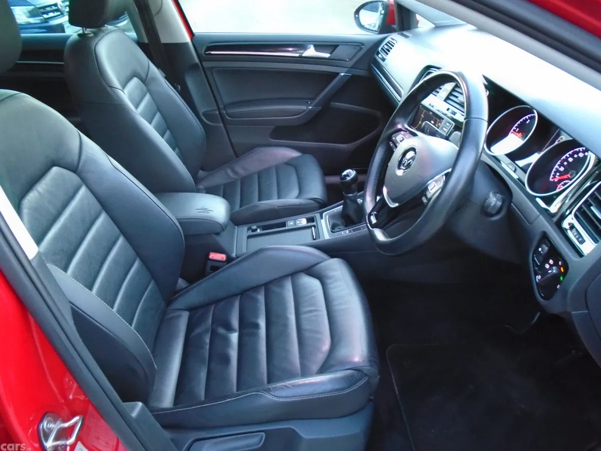 Volkswagen Golf Estate, Diesel, 2017, Red
