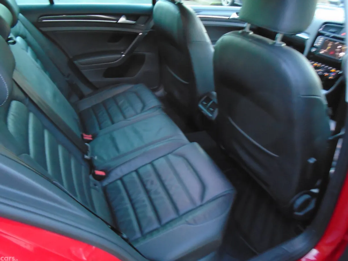 Volkswagen Golf Estate, Diesel, 2017, Red