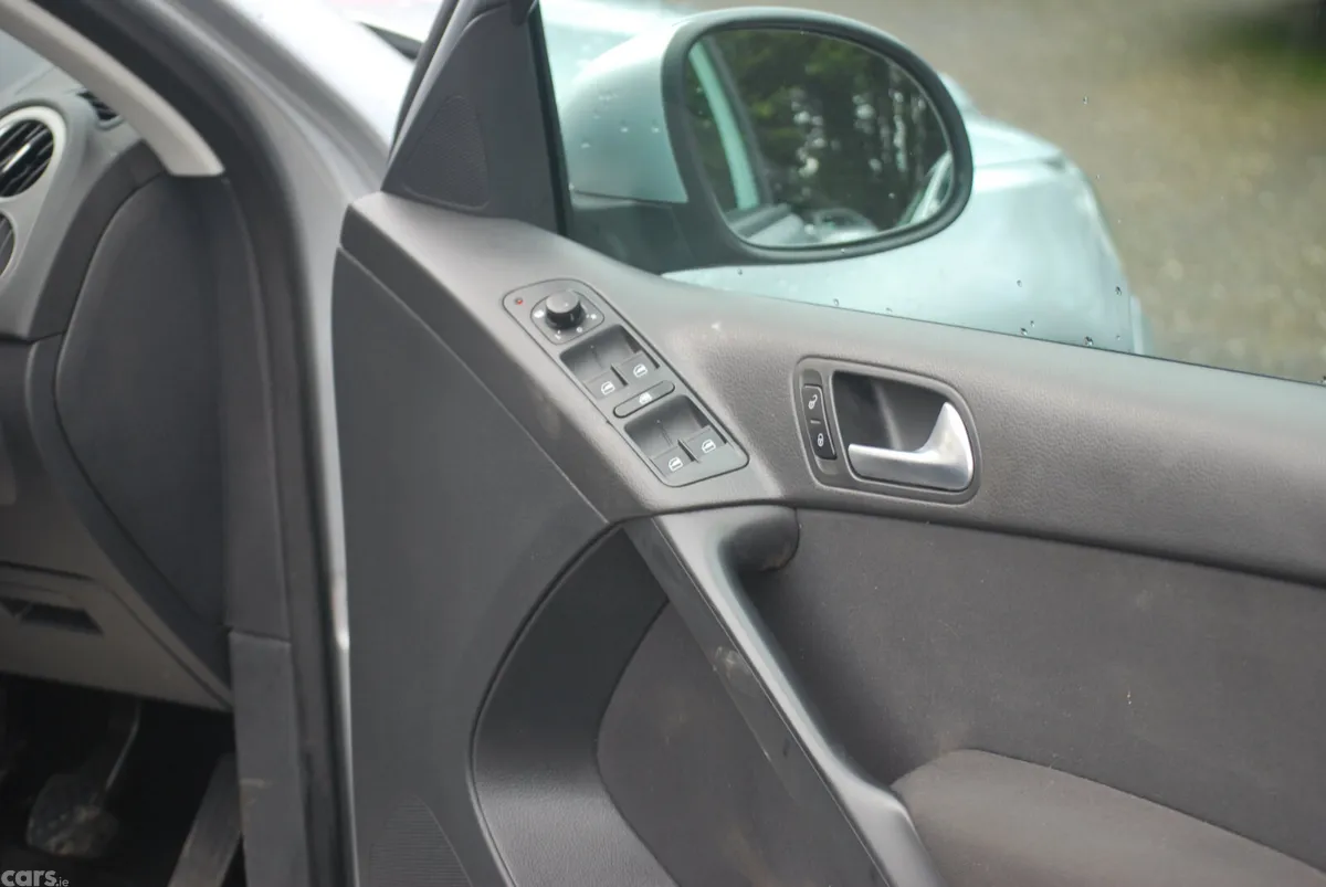 Volkswagen Tiguan SUV, Diesel, 2011, Silver
