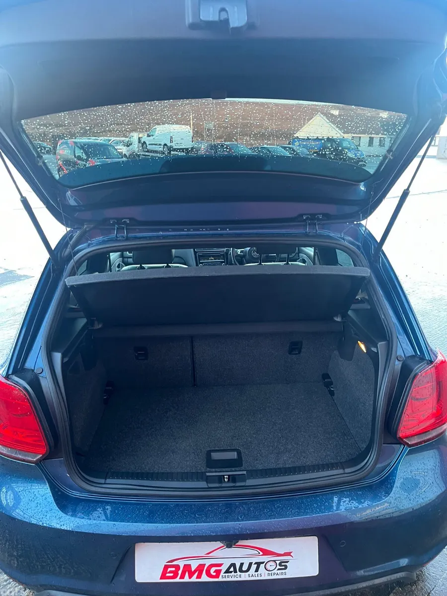 Volkswagen Polo Hatchback, Petrol, 2014, Blue