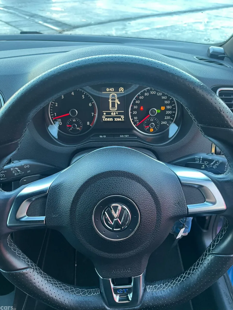 Volkswagen Polo Hatchback, Petrol, 2014, Blue