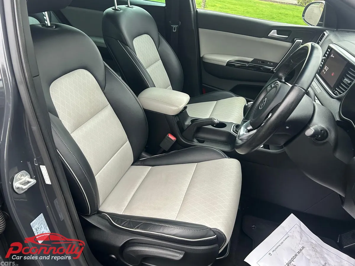 Kia Sportage SUV, Diesel Hybrid, 2021, Grey