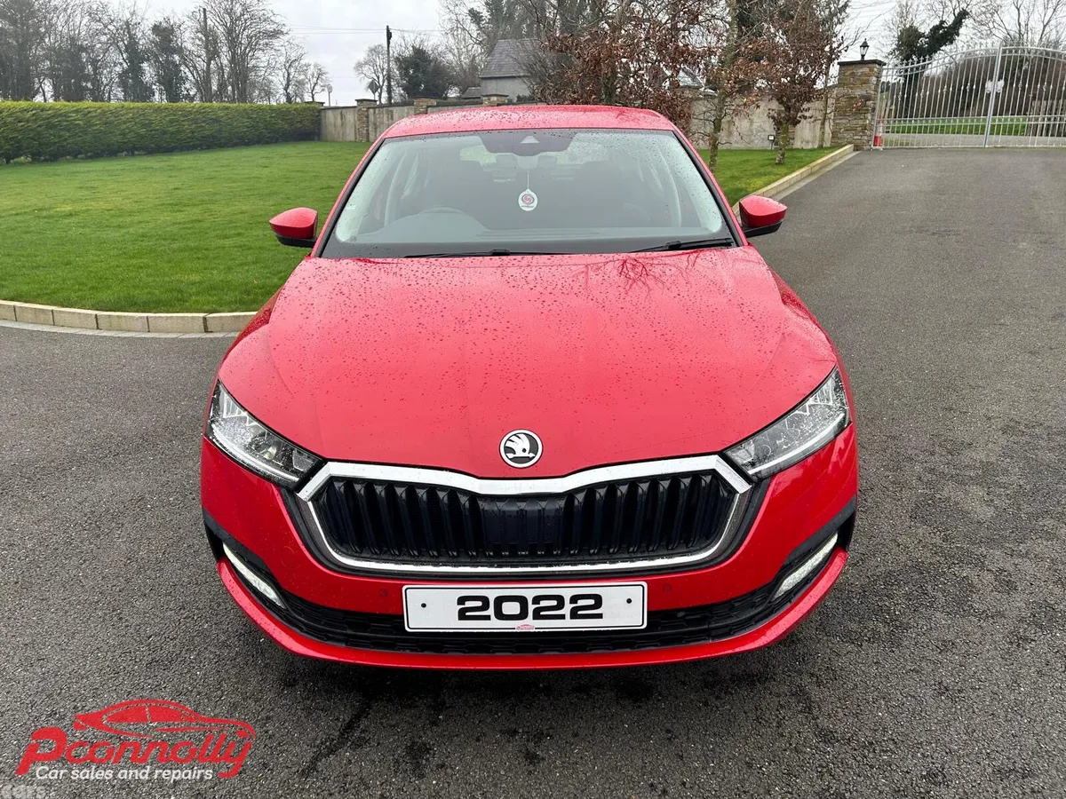 Skoda Octavia Hatchback, Diesel, 2022, Red