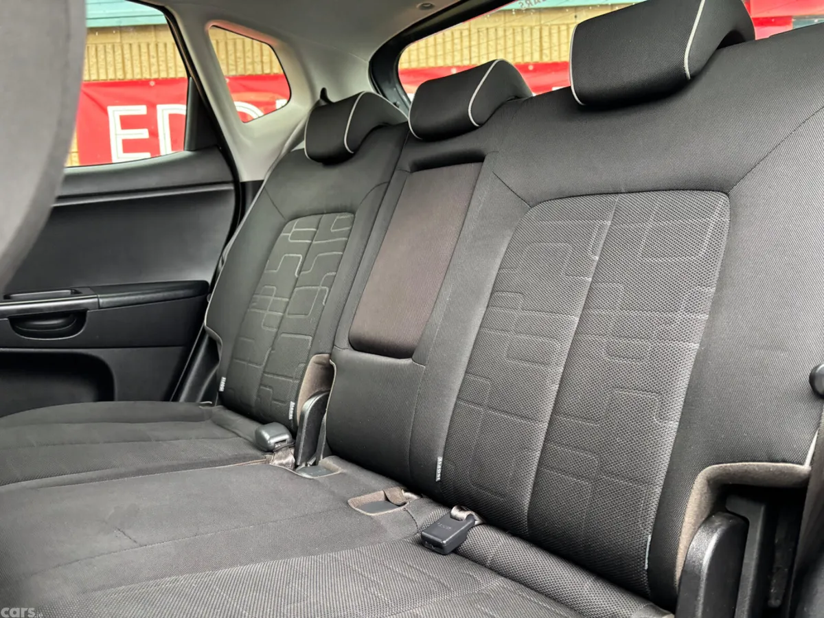 Kia Venga MPV, Diesel, 2016, Silver